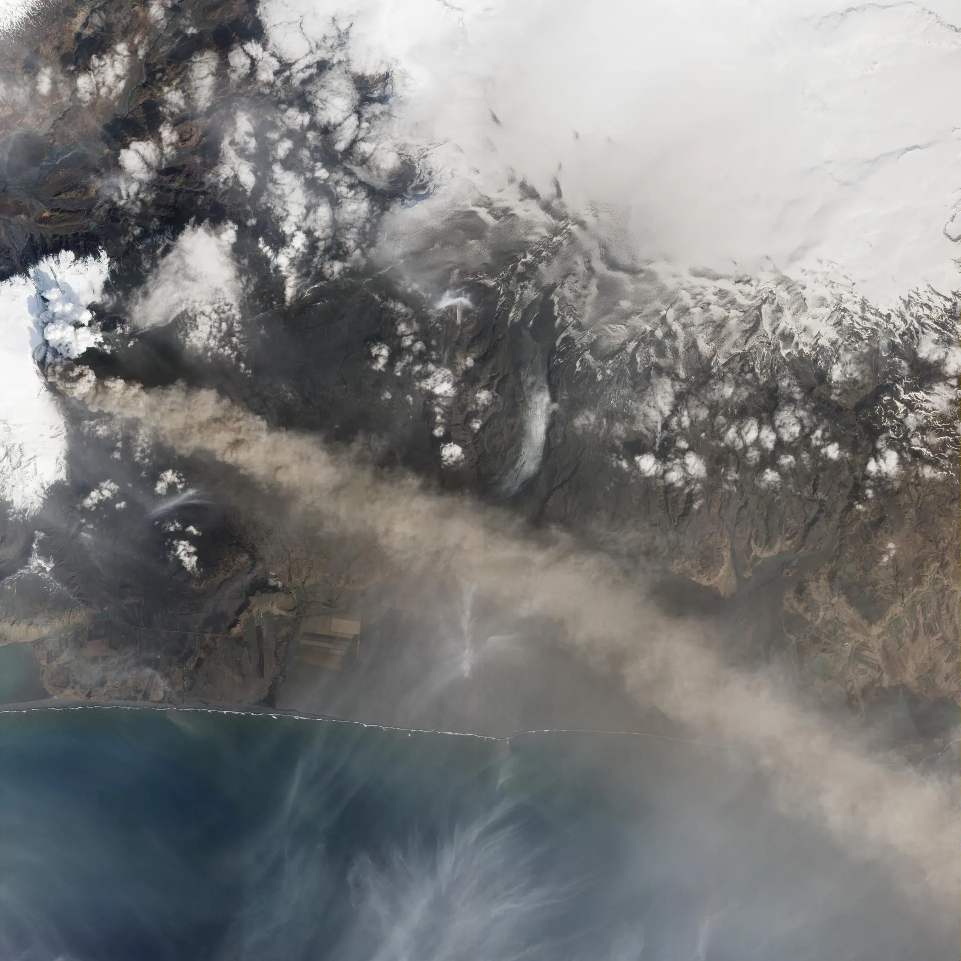 Satellite view of the Eyjafjallajokull ash plume drifting over Iceland